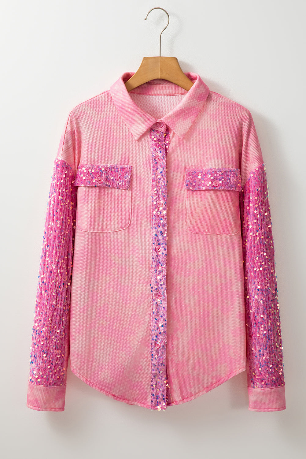 Chaqueta con bolsillos con solapa y parches de lentejuelas y lavado mineral en color rosa albaricoque