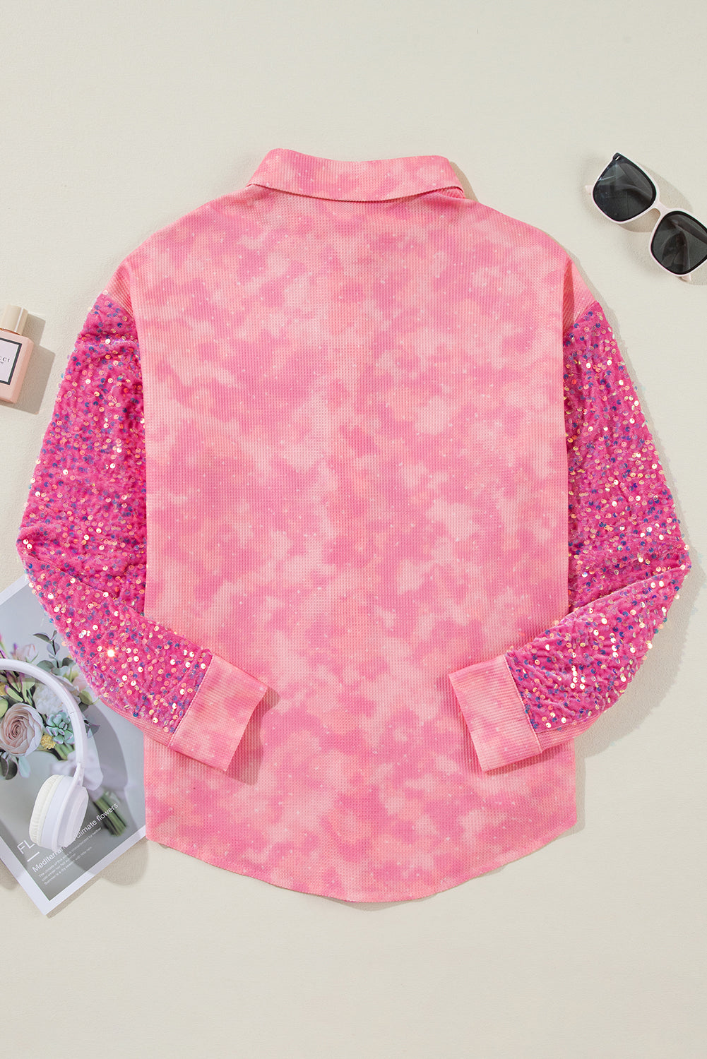 Chaqueta con bolsillos con solapa y parches de lentejuelas y lavado mineral en color rosa albaricoque