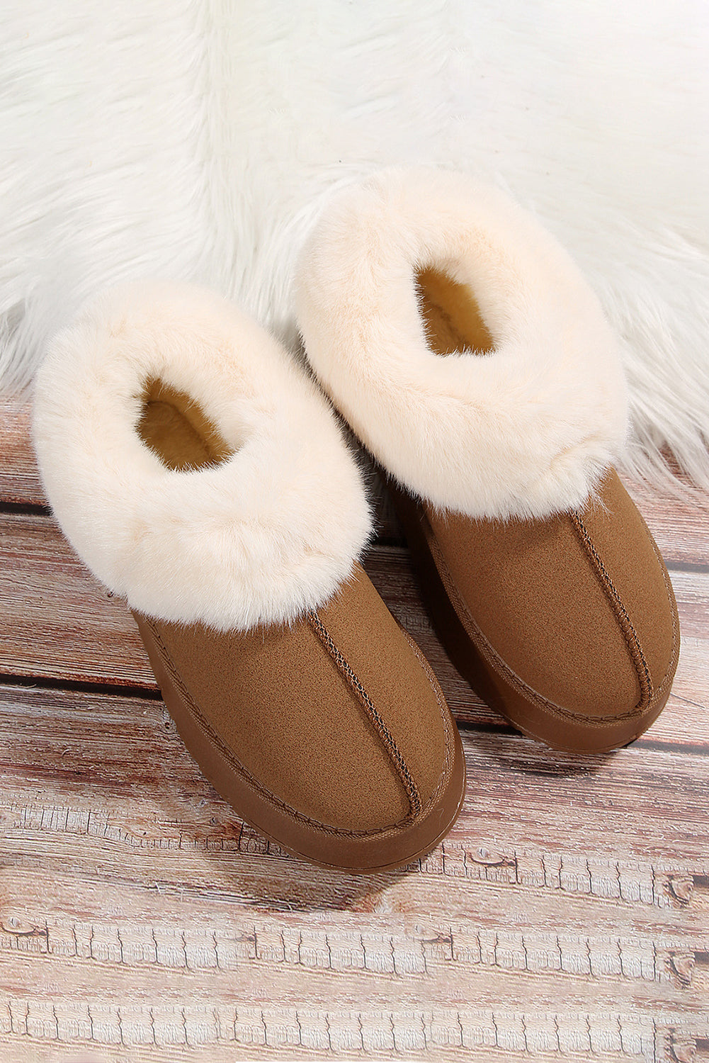 Botas de nieve planas con suela gruesa y ribete de gamuza afelpada de color castaño
