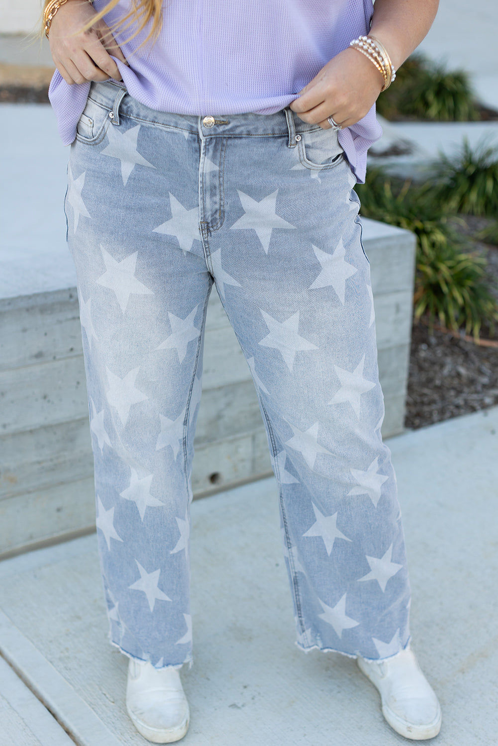 Vaqueros de talle alto con estampado de estrellas en color azul Beau en tallas grandes