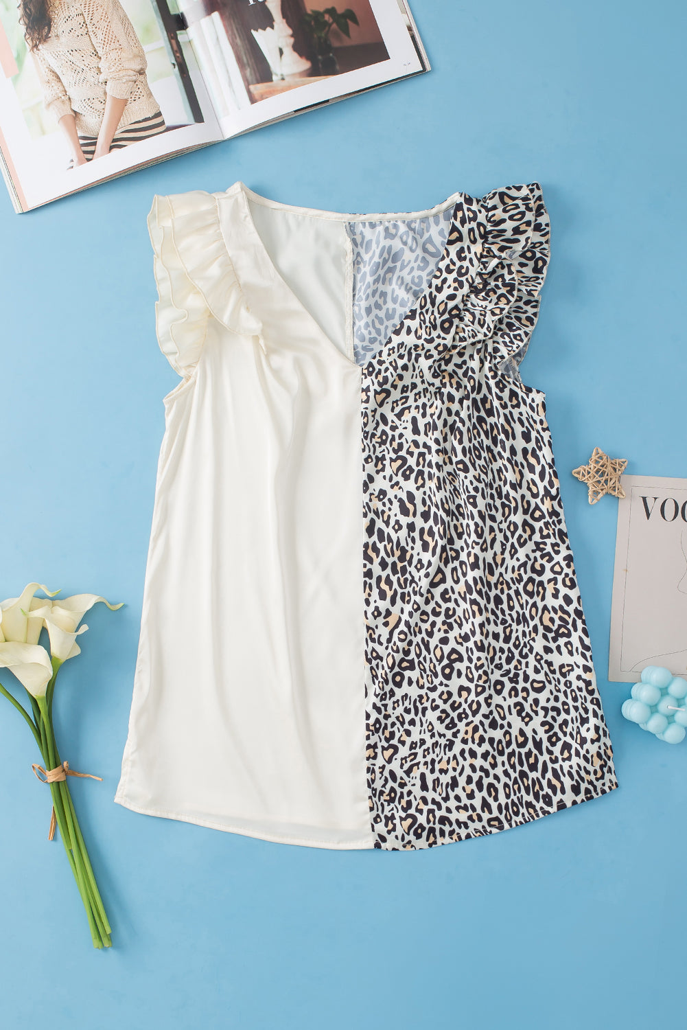 Blusa con volantes y parches de leopardo en color albaricoque