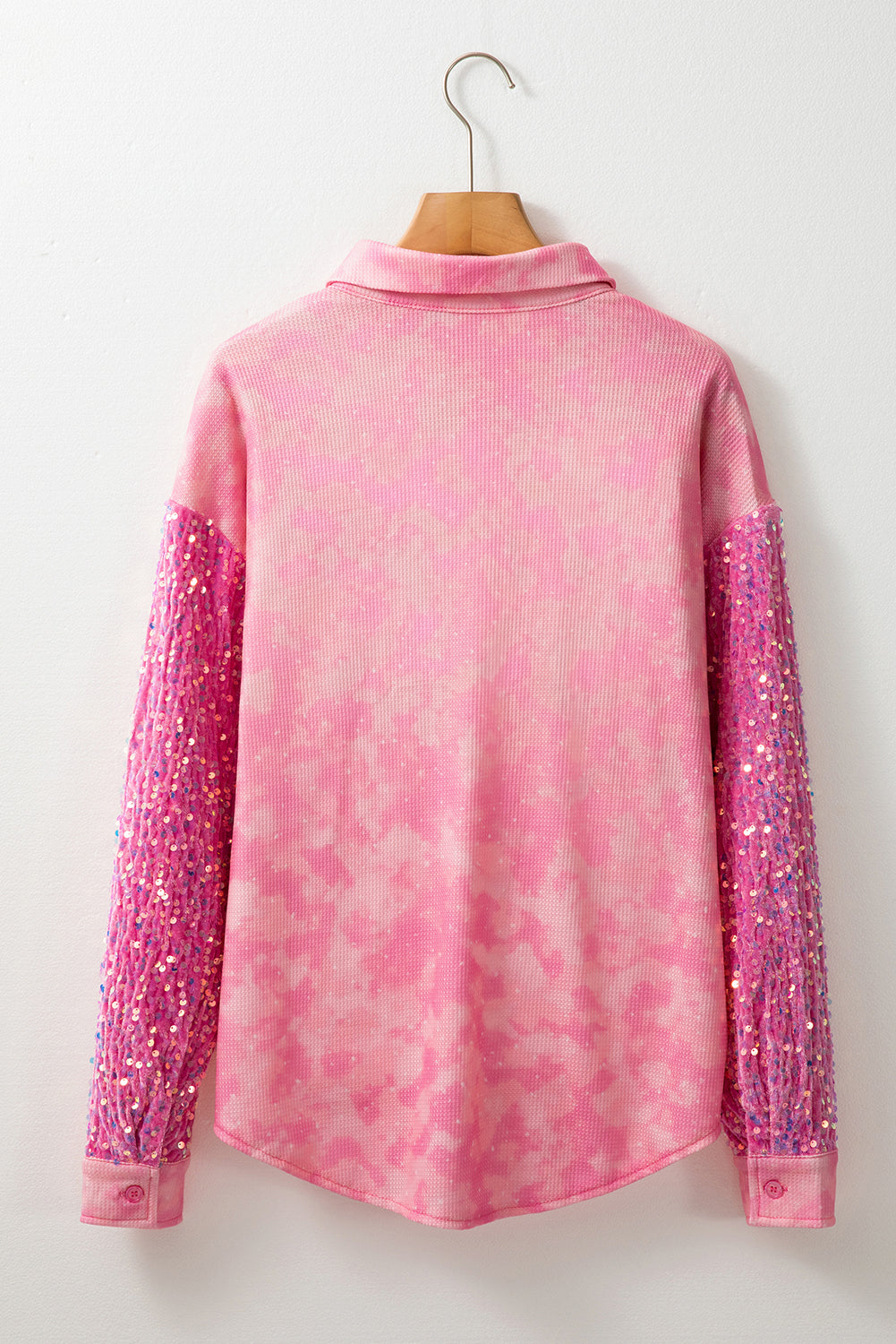 Chaqueta con bolsillos con solapa y parches de lentejuelas y lavado mineral en color rosa albaricoque