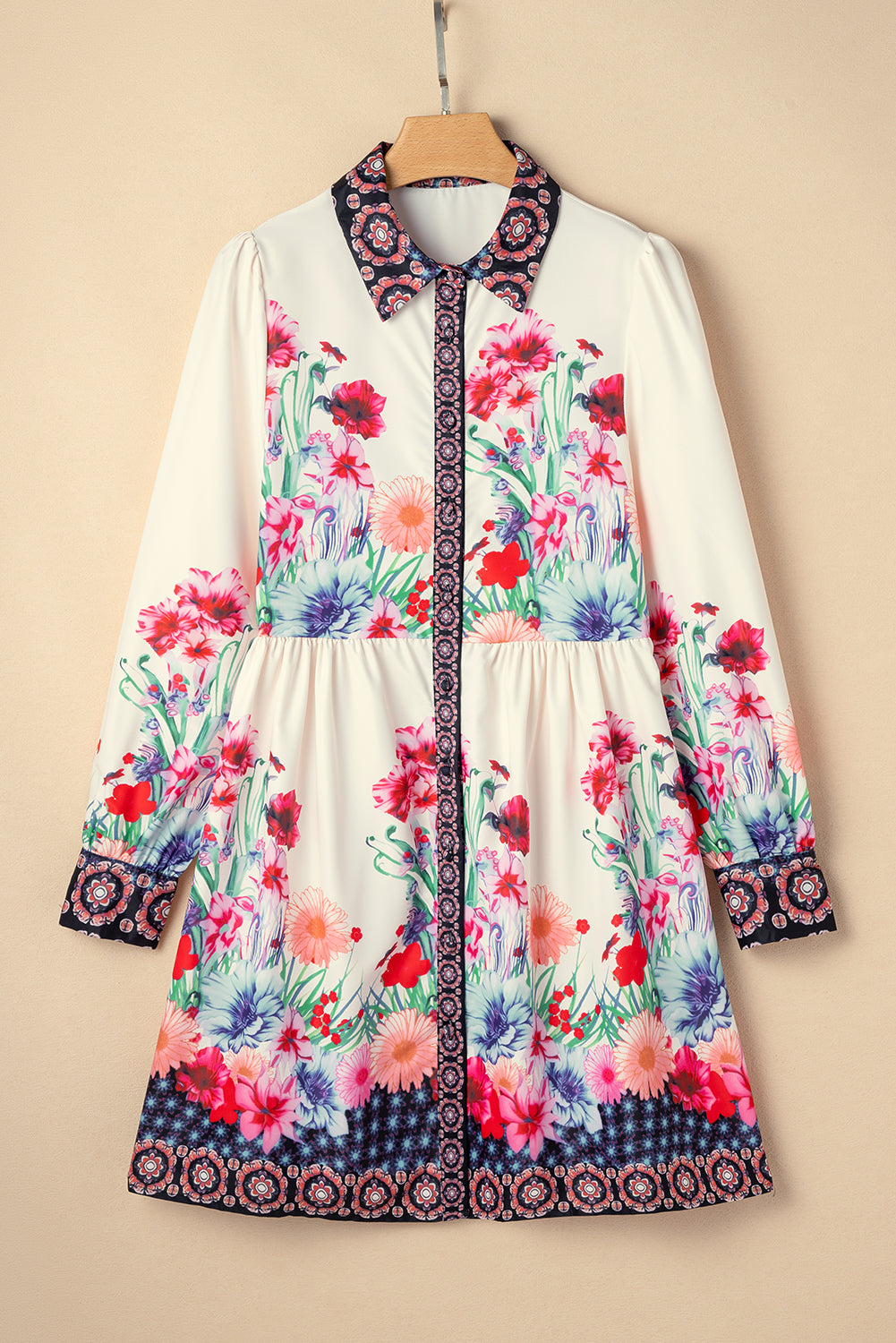 Vestido camisero de cintura alta con botones y estampado floral color albaricoque
