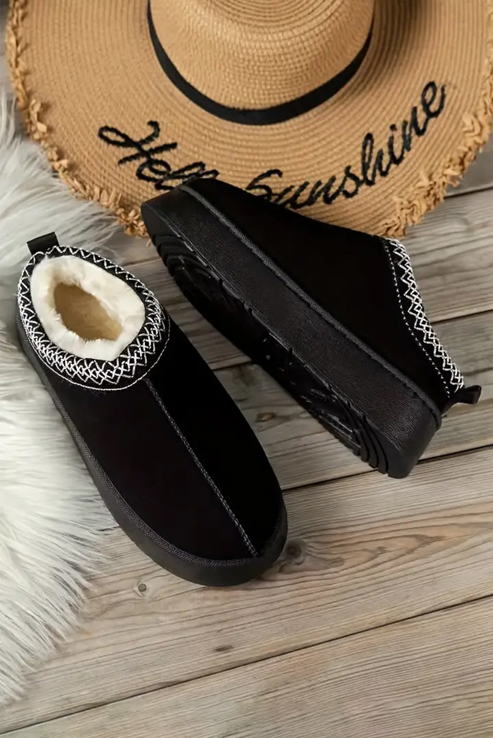 Botas de nieve con forro de felpa y gamuza con estampado en contraste negro