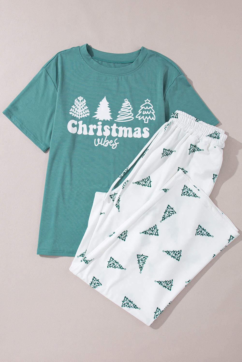 Conjunto de camiseta y pantalón con estampado de árbol de Navidad de Skobeloff