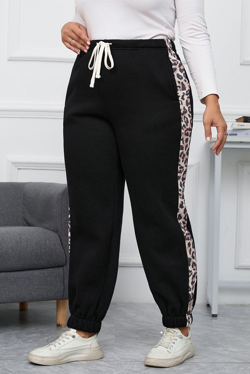 Black Plus Size Contrast Leopard Side Panel Joggers