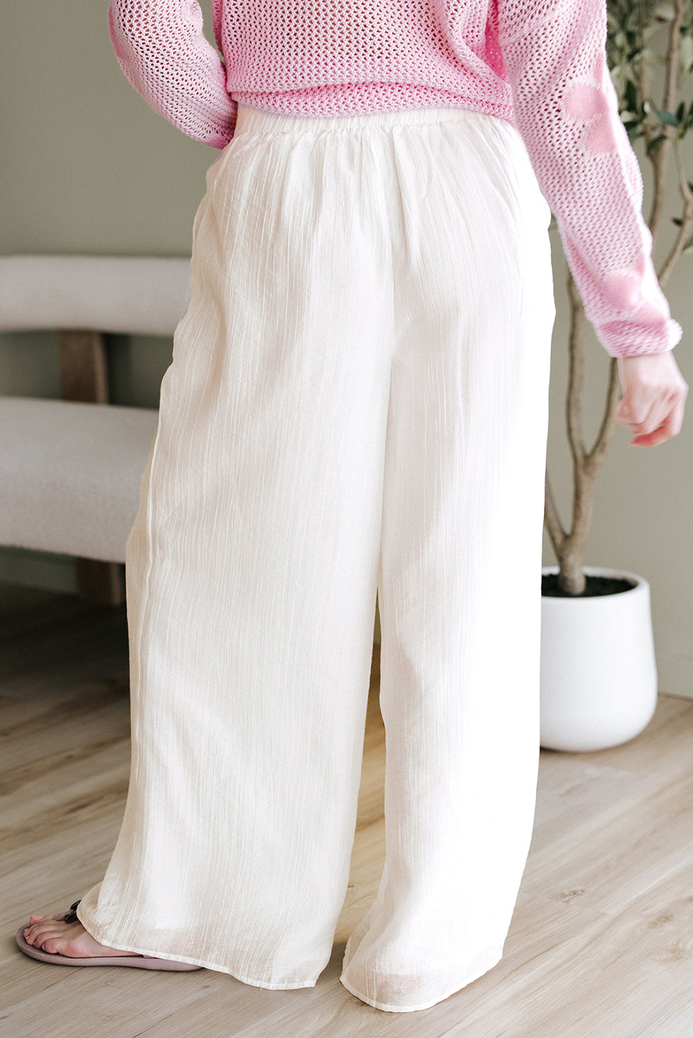 Pantalones anchos plisados ​​con cintura anudada y estilo casual blanco