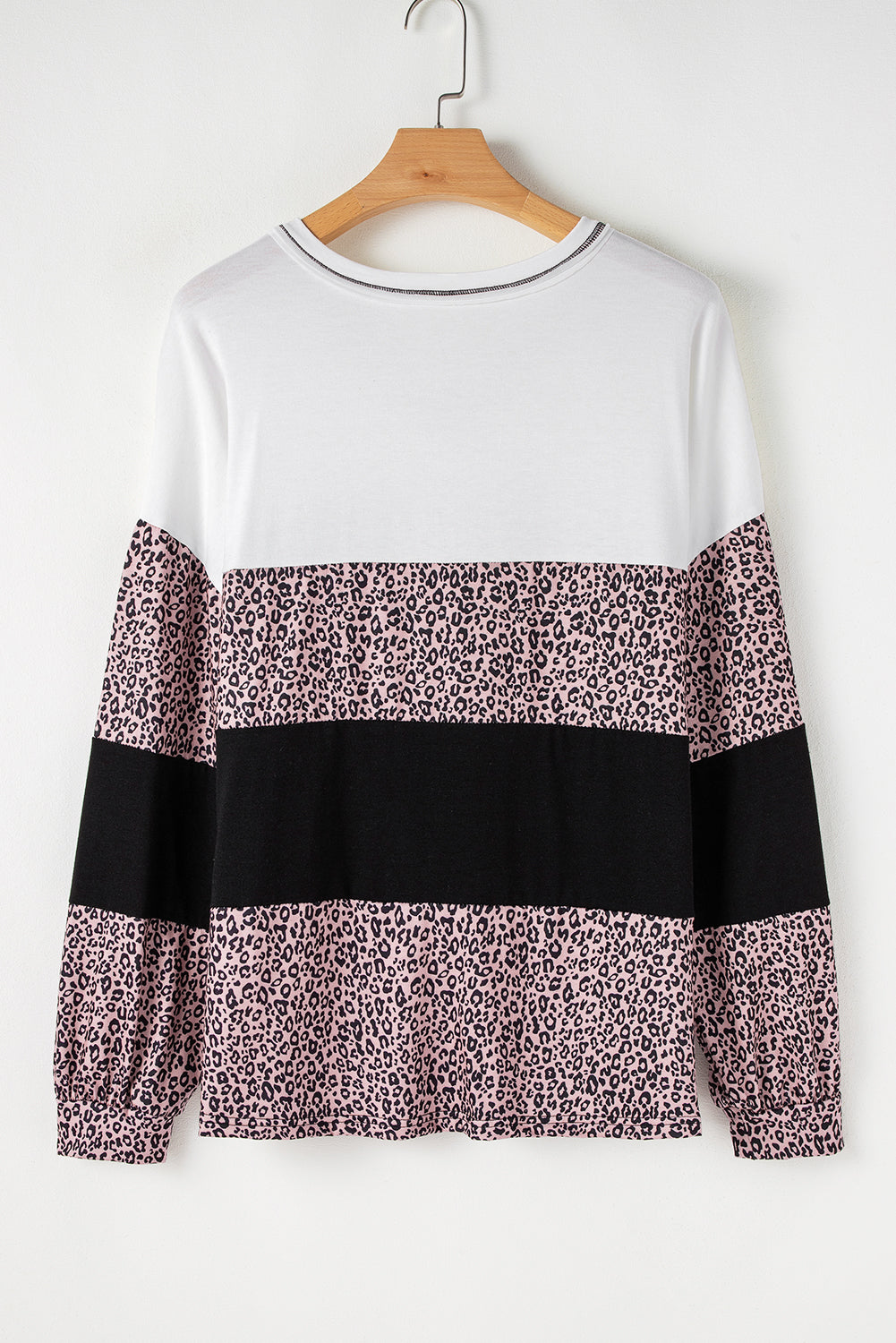 Blusa de talla grande con escote en V, manga larga y estampado de leopardo en negro