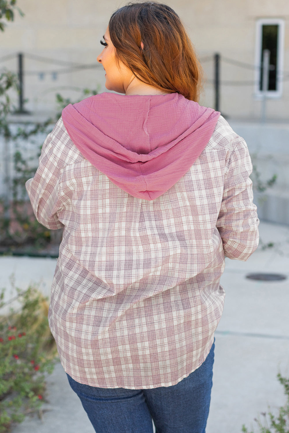 Camisa con capucha, botones y cordón con estampado de cuadros Bonbon en talla grande