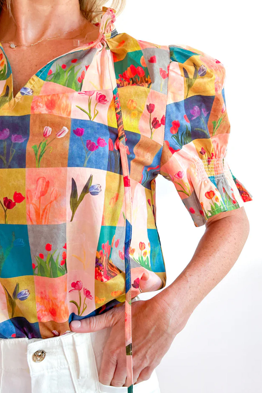 Blusa de manga corta abullonada con volantes y estampado de cuadros florales multicolor