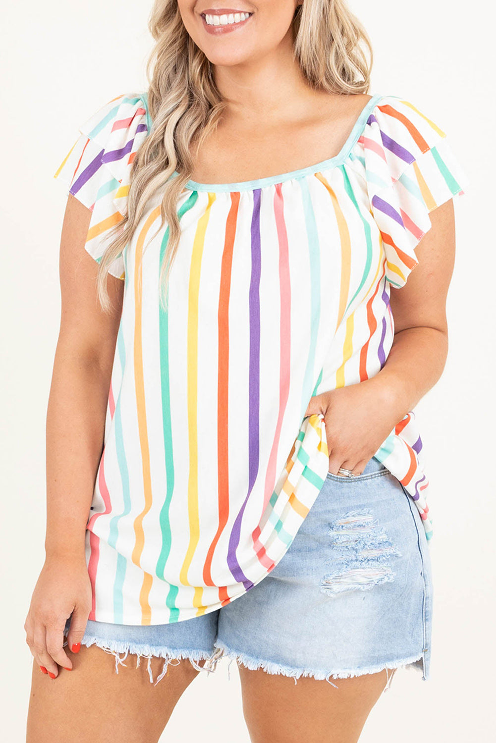 Blusa de rayas blancas con escote cuadrado y mangas con volantes en talla grande