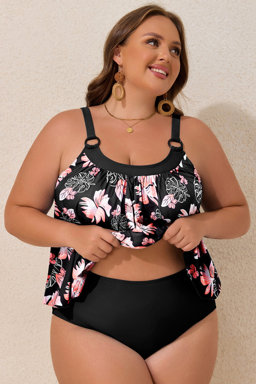 Conjunto de tankini negro de 2 piezas con top floral y tirantes anchos en talla grande