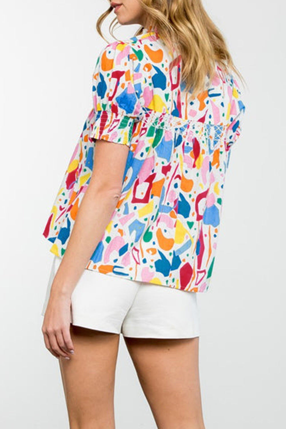 Blusa de talla grande con mangas abullonadas y puños fruncidos con estampado abstracto blanco