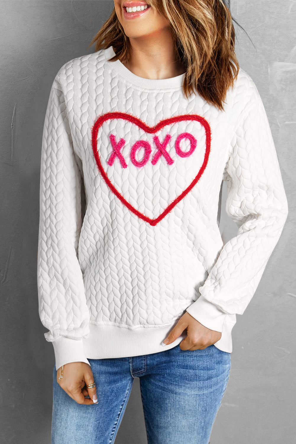 Sudadera texturizada con bordado de chenilla y corazón blanco XOXO